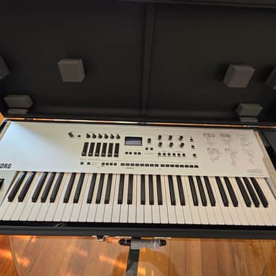 Korg Opsix SE 61-Key Altered FM Synthesizer - Platinum Edition
