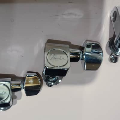 Fender 6 In-Line Tuning Heads - 2 Pin - Chrome image 9