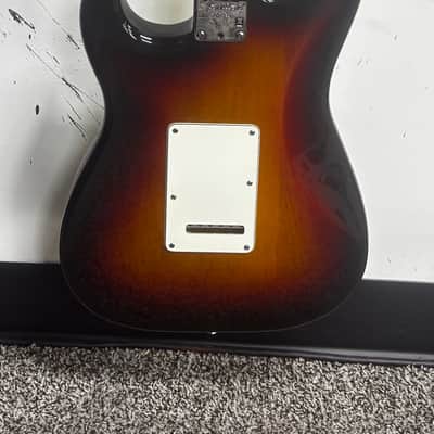 Fender American Standard Stratocaster with Maple Fretboard 2009 - 3-Color Sunburst image 4