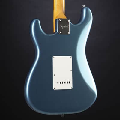 Squier Classic Vibe '60s Stratocaster IL Lake Placid Blue - Electric Guitar image 7