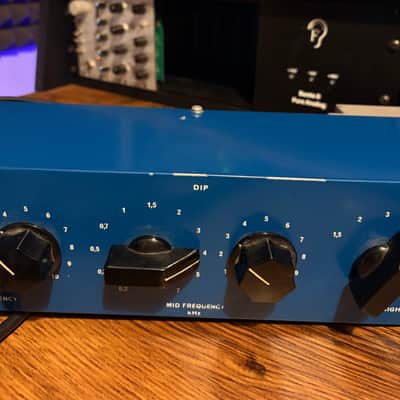 Tube-Tech ME-1B Mid Range Tube Equalizer 2010s - Blue image 5