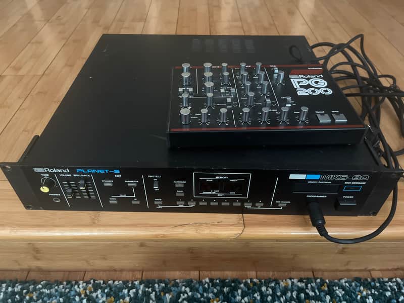 Roland MKS-30 with PG-200 Controller