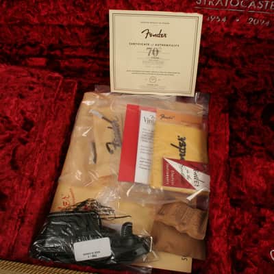 Fender 70th Anniversary American Vintage II 1954 Stratocaster Maple Fingerboard 2-Color Sunburst V702342 image 11