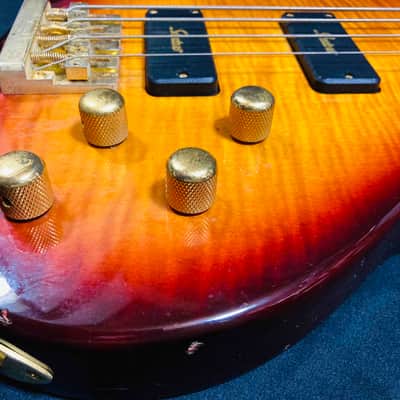 Washburn KW-1250 Kip Winger Signature Model Electric Bass Guitar