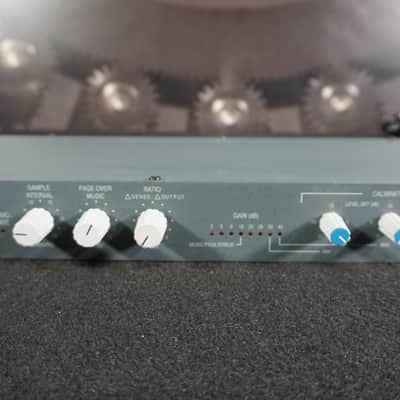 Symetrix 572 SPL Computer - Vintage Rack Blue image 3