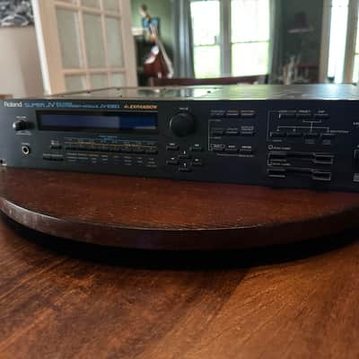 Roland JV-1080 64-Voice Synthesizer Module 1994 - 2001 - Black