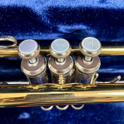 Vintage 1970’s Bach Stradivarius Model 37 Professional Bb Trumpet Clear Lacquer image 5