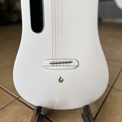 LAVA ME AIR Portable Acoustic/Electric Guitar w/ Bag image 3
