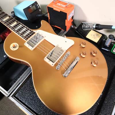 2019 Gibson Les Paul Standard Goldtop Electric Guitar image 17