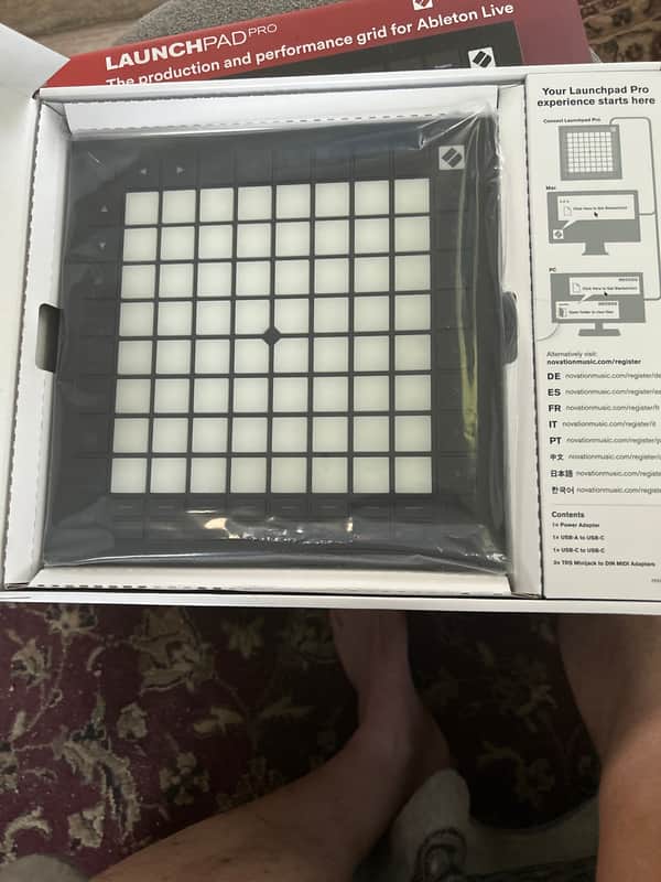 Novation Launchpad Pro MKIII Pad Controller 2020 - Present - Black imagen 1