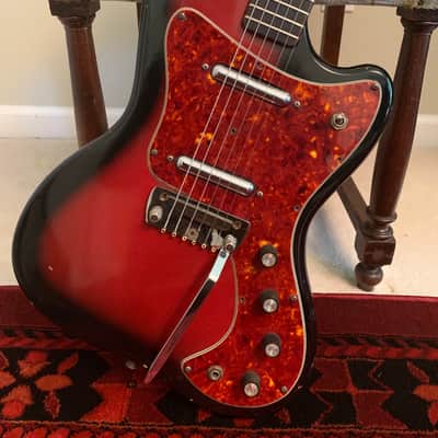 Silvertone 1452 Hornet 1960s redburst image 4