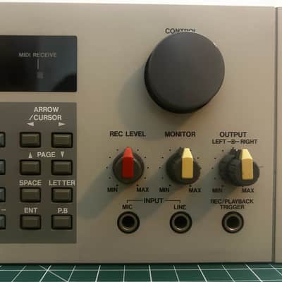 Akai S950 MIDI Digital Sampler 1988 - White image 4
