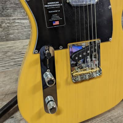Fender American Professional II Telecaster Left-Handed with Maple Fretboard - Butterscotch Blonde image 4