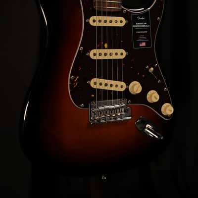 Fender American Professional II Stratocaster with Rosewood Fretboard 2020 - Present - 3-Color Sunburst image 4