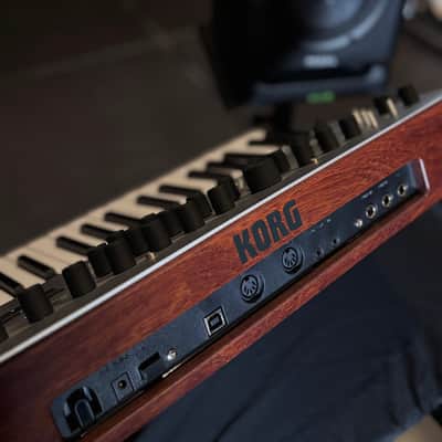 Korg Minilogue 4-Voice Polyphonic Analog Synthesizer 2016 - Present - Silver image 4