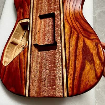 Immagine Handcrafted 9-Piece Guitar Body Ash & Mahogany Satin Natural Wood Grain - 6