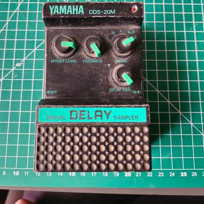 Yamaha DDS-100 Digital Delay Sampler Pedal 1980s Black Made In