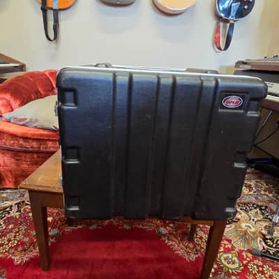 SKB 8u Rack Case Molded image 8