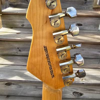 Peavey T-60 Electric Guitar with OHSC 8.2 lbs image 16