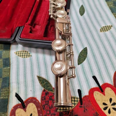 Yamaha YFL-211-(closed hole)Flute-2026 - Silver Plated- Beautiful! image 10