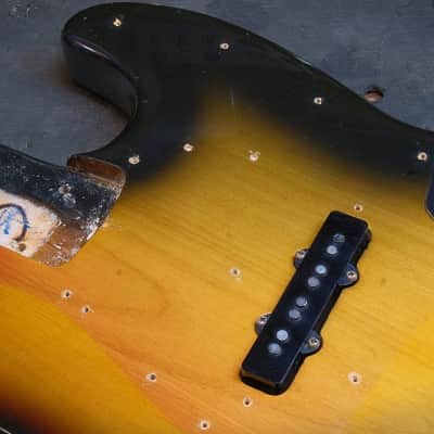 Fender 1973 Jazz Bass, Black-Block Markers, 3-Color Sunburst (Pre-Owned) image 9