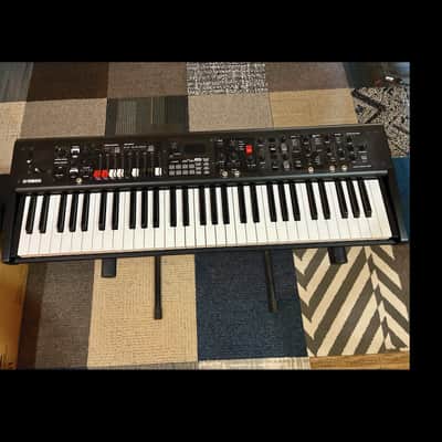 Yamaha YC61 61-Key Stage Keyboard 2018 - Present - Black image 2