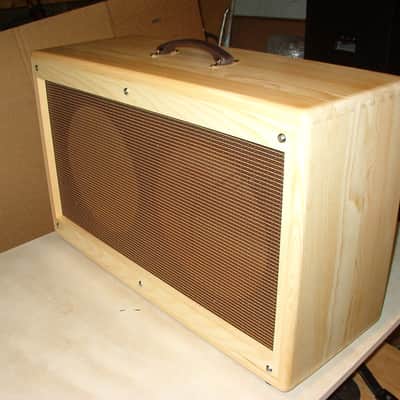 2x12 TRM extension guitar cabinet 212 Vintage tweed style. Finished pine image 2