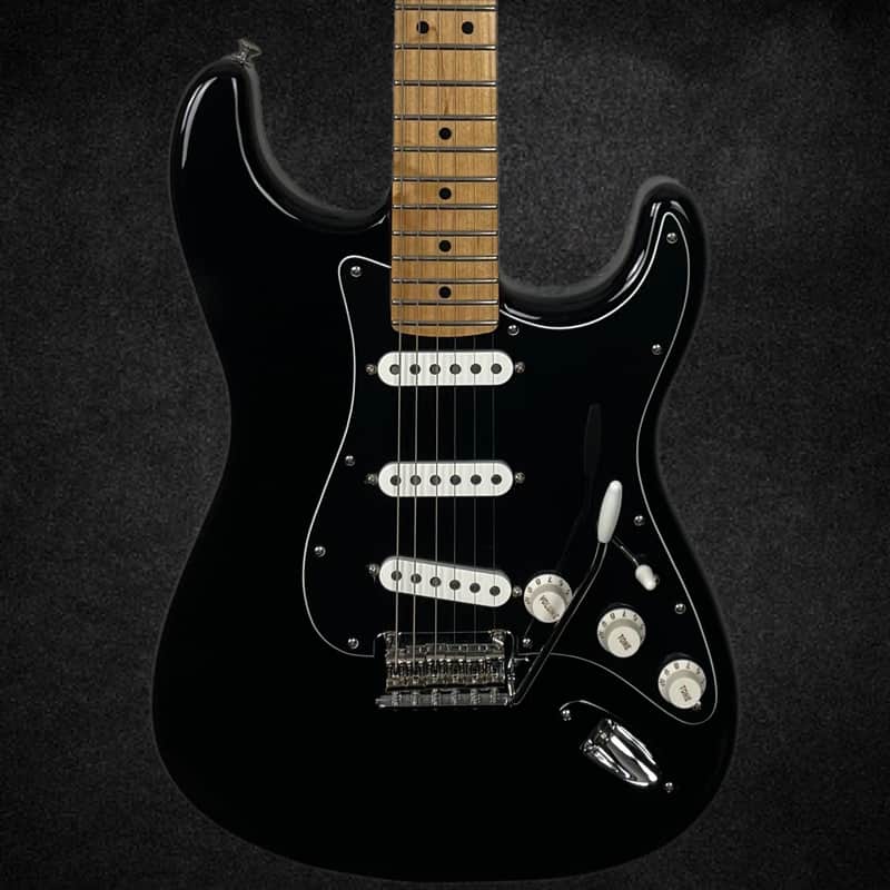 Fender Player Series Stratocaster in Black with Maple Neck image 1