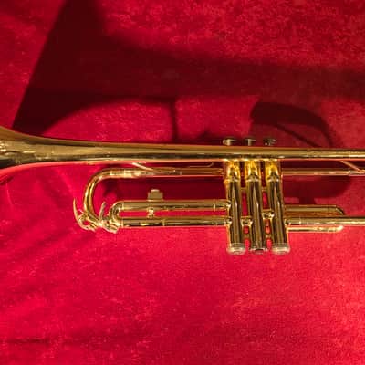 Yamaha YTR-2320 Trumpet Brass w/ Carrying Case - JUST SERVICED!! image 6