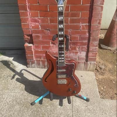 D'Angelico Bedford SH Deluxe Walnut Matte w/case image 1