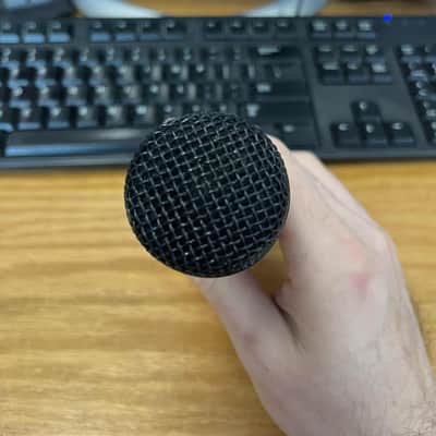 Sennheiser e935 Handheld Cardioid Dynamic Vocal Microphone 2003 - Present - Black image 2