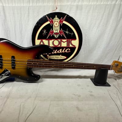 Fender Jaco Pastorius Jazz Bass Fretless 4-string J-Bass with Case 2005 - 3-Color Sunburst / Pau Ferro fingerboard image 2