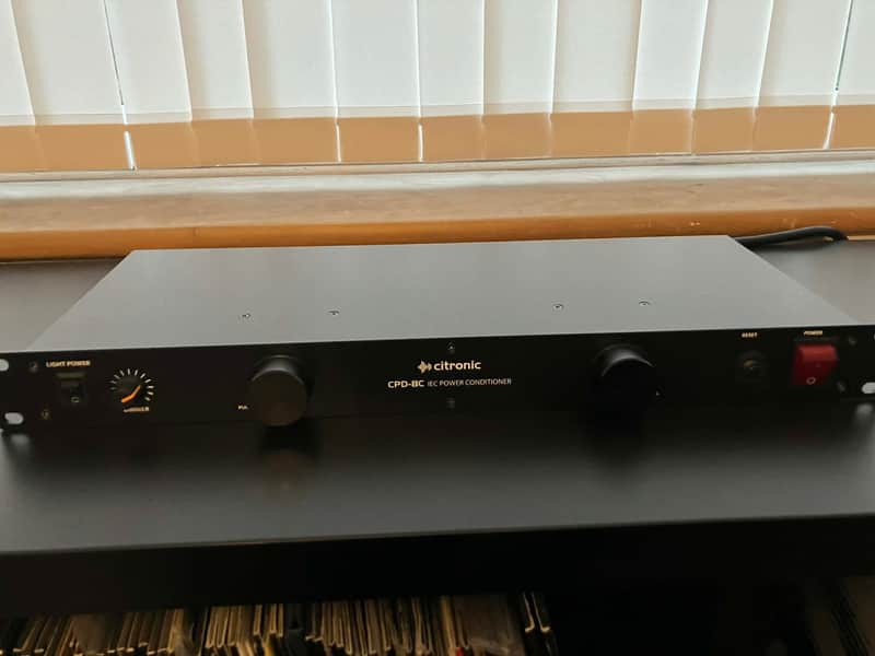 Citronic CPD-8C 8 Way IEC Power Conditioner with RFI/EMI Filter 2010s - Black image 1