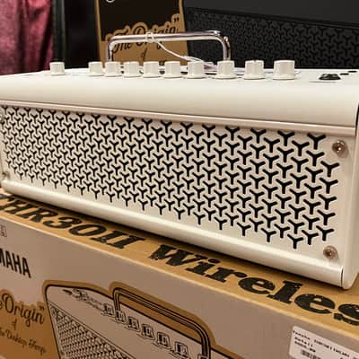 Yamaha THR30II WL Wireless 30-Watt Modeling Guitar Amp Combo White image 5