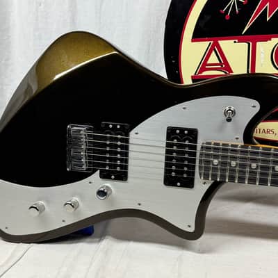 Fender American Ultra II 2 Meteora Guitar with COA + Case 2025 - Texas Tea / Ebony fingerboard image 4