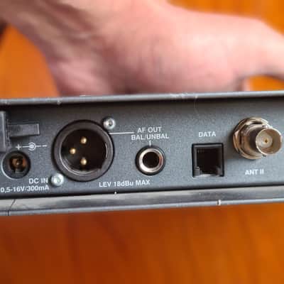 Sennheiser Sennheiser EM300 G2 D True Diversity Receiver – 786–822 MHz – Pro Unit – Low Price Deal image 8