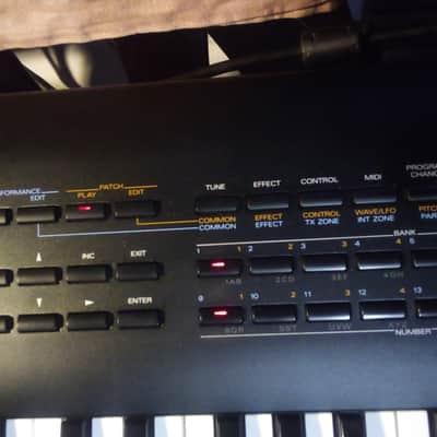 Roland JV-80 Pristine