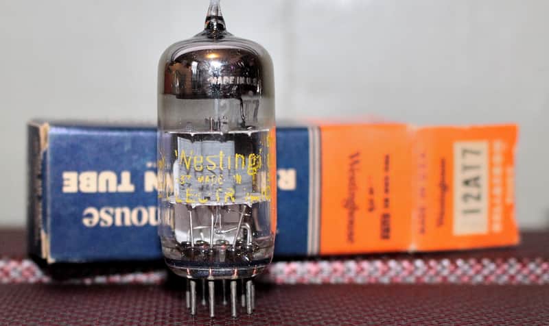 WESTINGHOUSE 12AT7 ECC81 GRAY PLATE SQUARE GETTER TIGHT BALANCE NOS++ NIB VINTAGE 1960'S image 1
