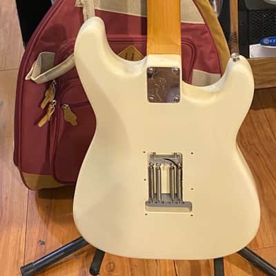 Fender Jimi Hendrix Artist Series Tribute Stratocaster 1997 - 2000 - Olympic White image 2