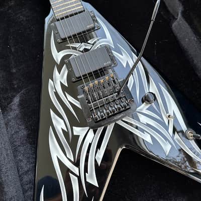 B.C. Rich Kerry King Signature KKV Tribal Flying V 2000er - Black image 2