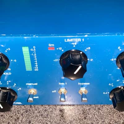 Tube-Tech LCA 2A Dual Channel Tube VCA Compressor / Limiter 2010s - Blue image 3