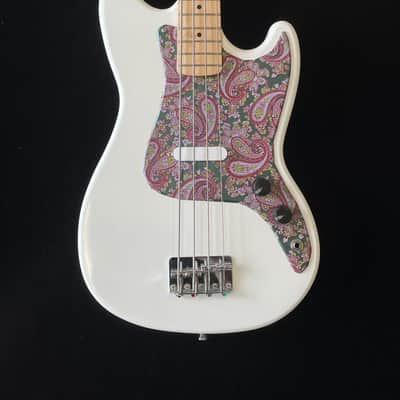Squier Sonic Bronco Bass 2023 - Arctic White image 2