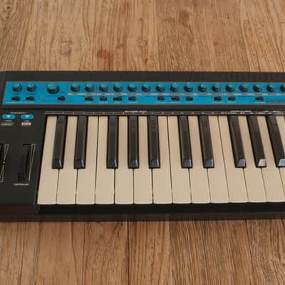 Novation Bass Station 25-Key Monophonic Synthesizer 1993 - Black