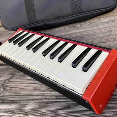 Suzuki B-24 Bass Melodion *USA Small Business* image 2