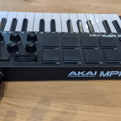 Akai MPK Mini MKIII 25-Key MIDI Controller 2020 - Present - Black image 3