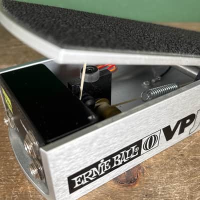 Ernie Ball P0-6180 VP JR. 250K Passive Volume Pedal 2010s - Silver image 7