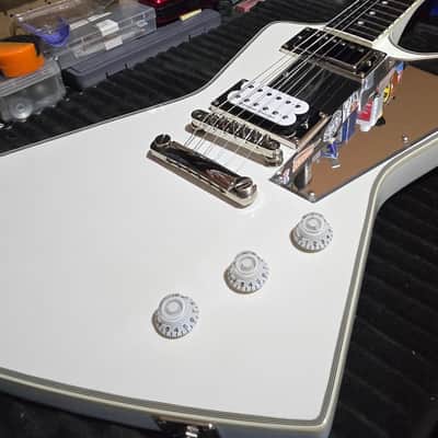 Epiphone Tommy Thayer Signature "White Lightning" Explorer image 18