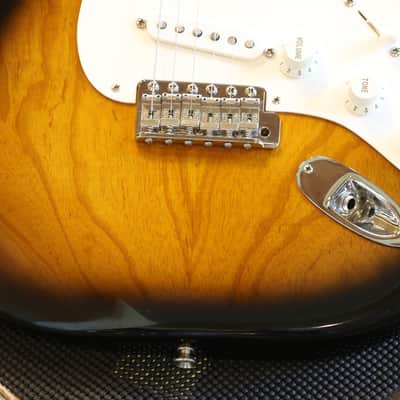 1994 Fender Limited Edition 40th Anniversary 1954 Reissue Collectors Model Stratocaster w/ Maple FB Electric Guitar 2-Color Sunburst + COA OHSC image 5