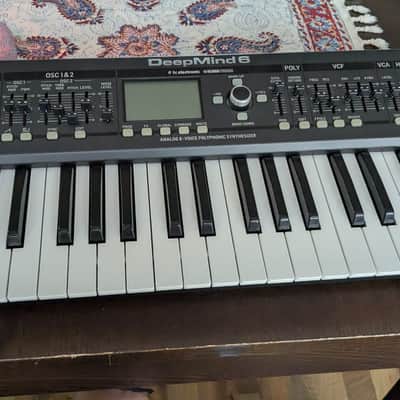Behringer DeepMind 6 37-Key 6-Voice Polyphonic Analog Synth 2017 - Present - Black image 2
