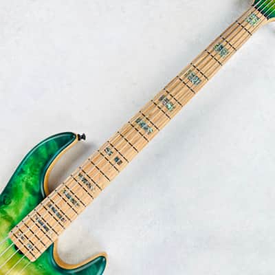 AC Guitars RetroB 5/35 Custom Figured Maple 5-String 2025 - Green Burst image 11